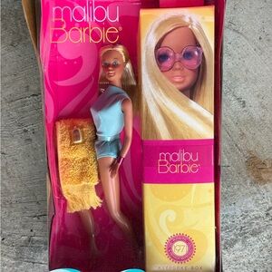 Barbie Malibu Doll with Pink and Blue Style